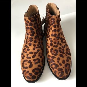 🔥🔥Brand New Suede Ankle Boot. Size 11. Excellent Condition.